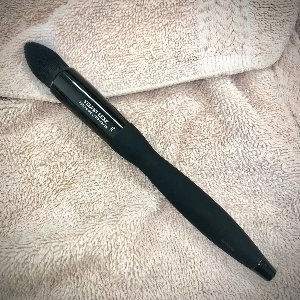 ✳️ Mix-N-Match 5/$25 ✳️ It Cosmetics VelvetLuxe Precision Brush